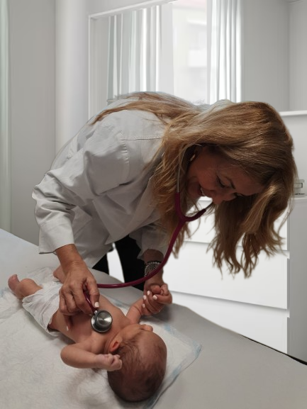 susana raggio bebe oido cambiado fondo 555 pediatra privado alicante